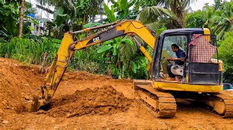 how easy is it to use a mini excavator|mini excavator training for beginner.